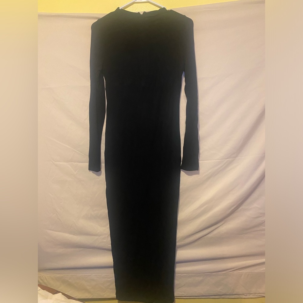 Long black long sleeve maxi dress *Reference photo included*